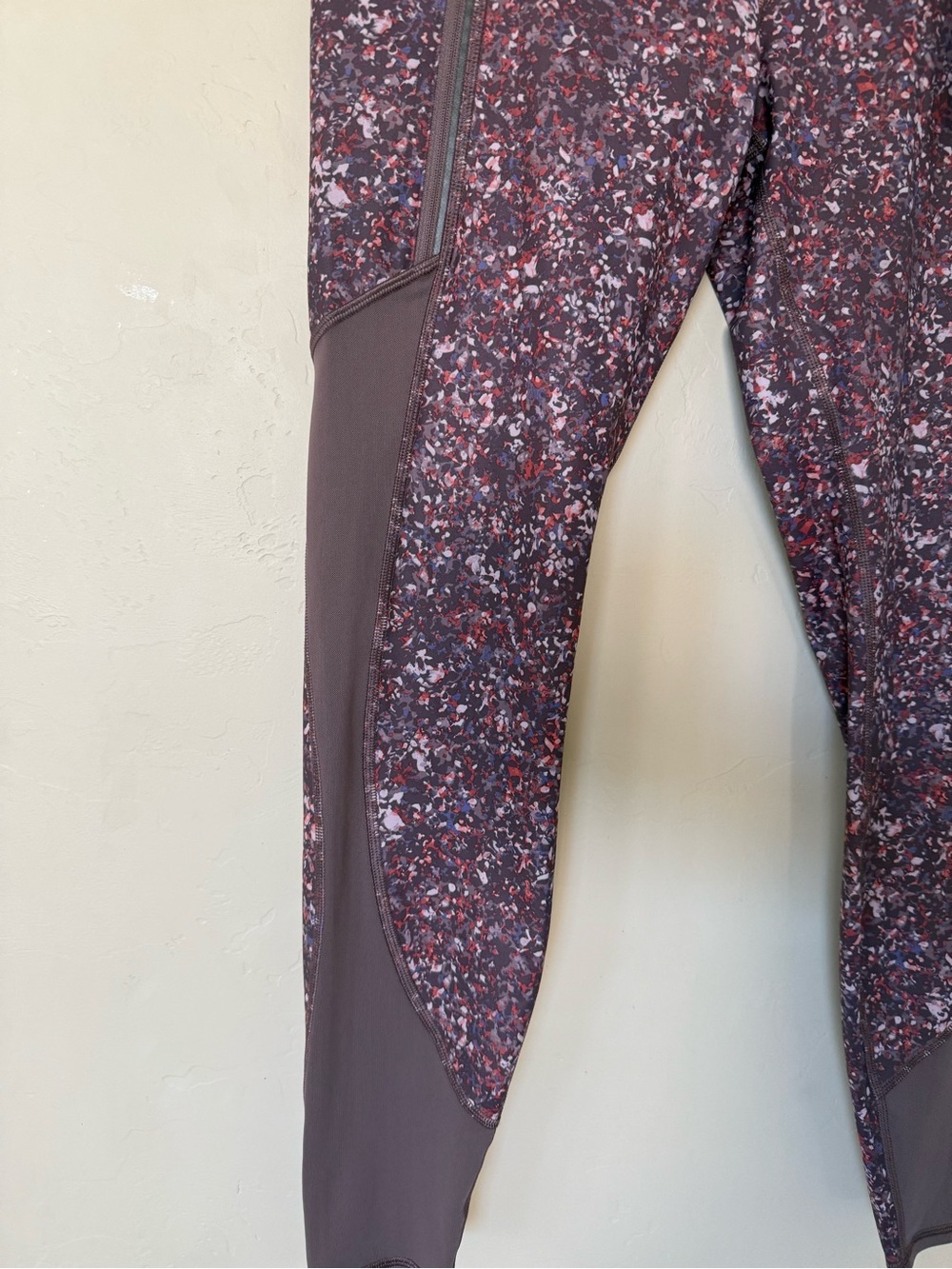 Athleta Rainier Printed Mesh Tight High Rise Leggings M NWT $98 - Picture 4 of 9